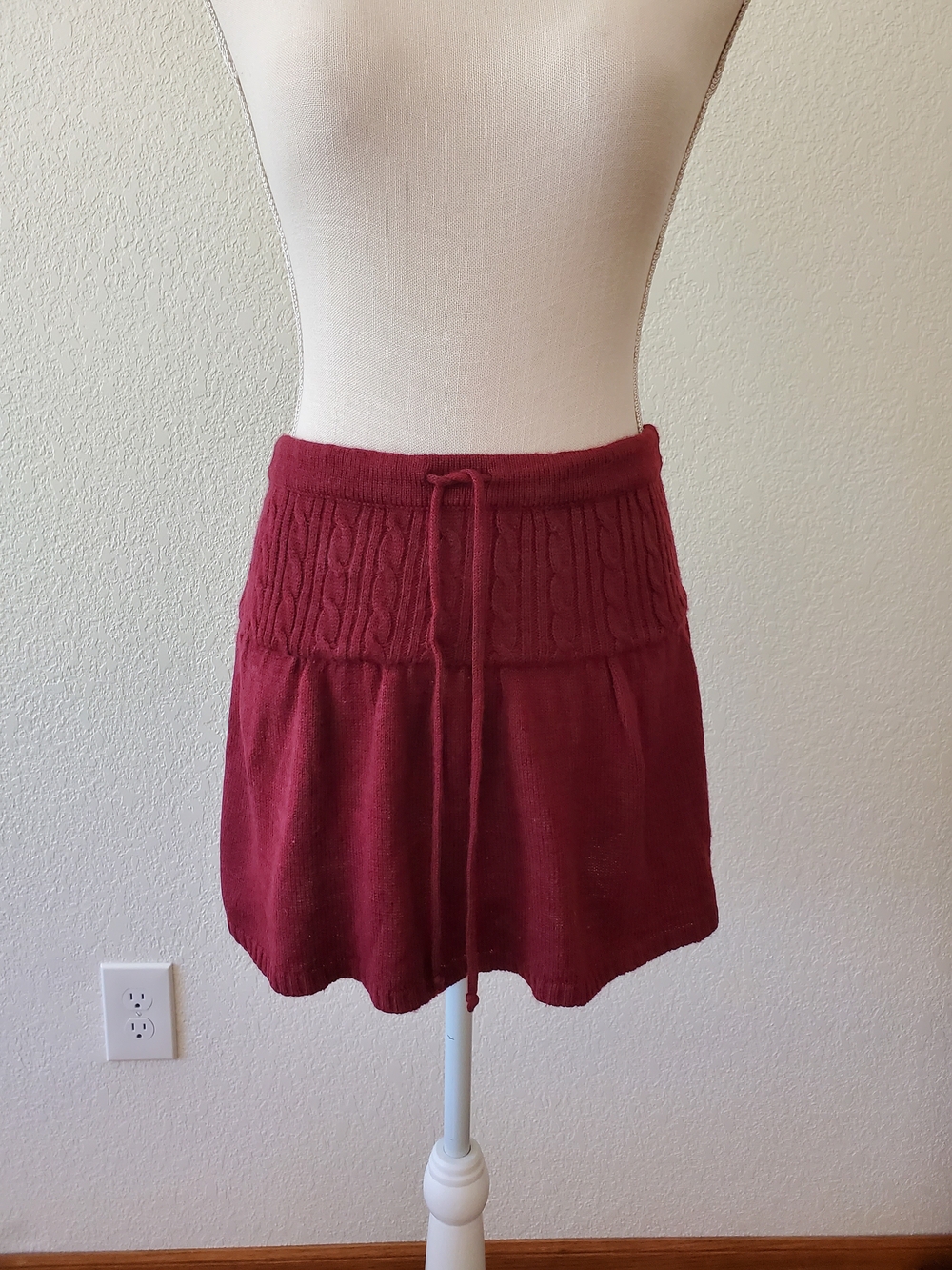 Grane Ribbed Knit Skirt in Burgundy